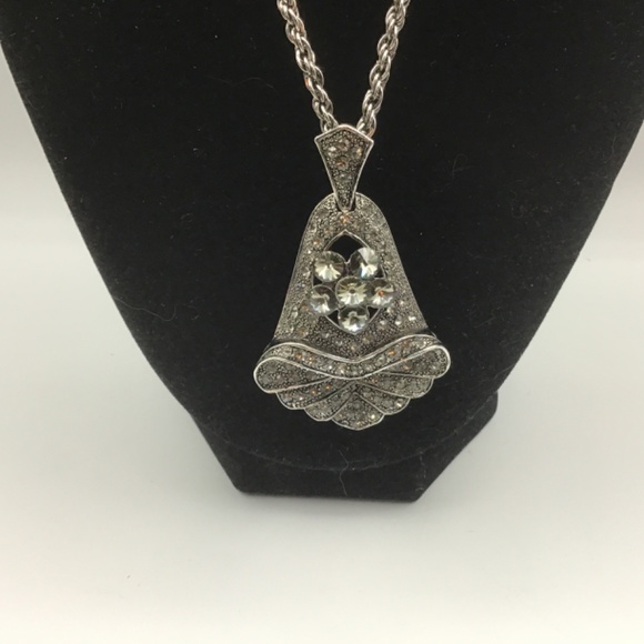 Silver tone extra long rope necklace w silver tone and rhinestones Pendant - Picture 2 of 6